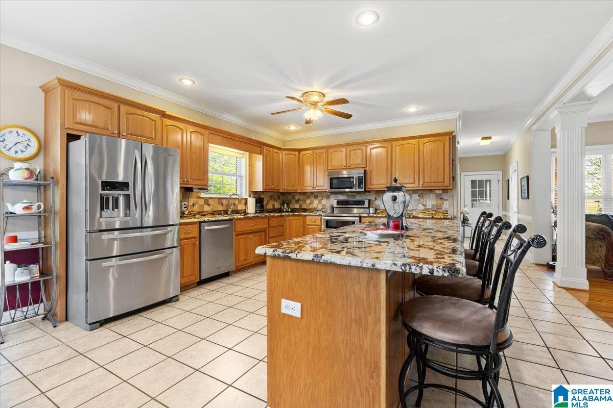 Image 3: Kitchen