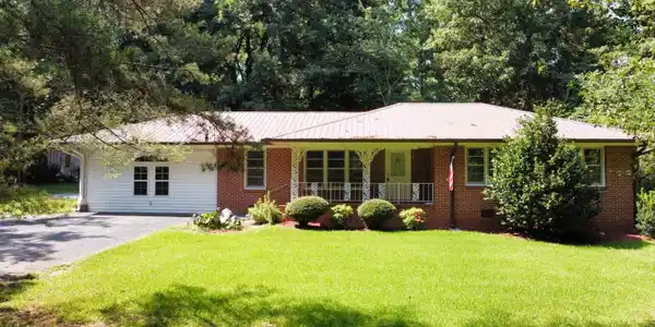 144 COACHS LANE