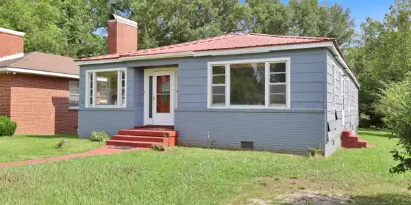 Image 3: Front Of Structure