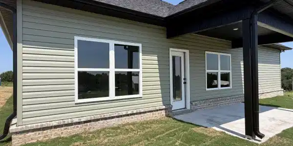 Image 4: Covered Back Porch