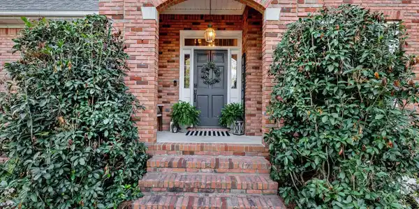 Image 4: Entry