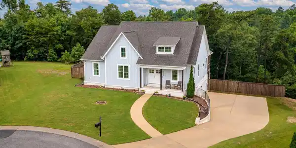 3404 CHATHAM CIRCLE