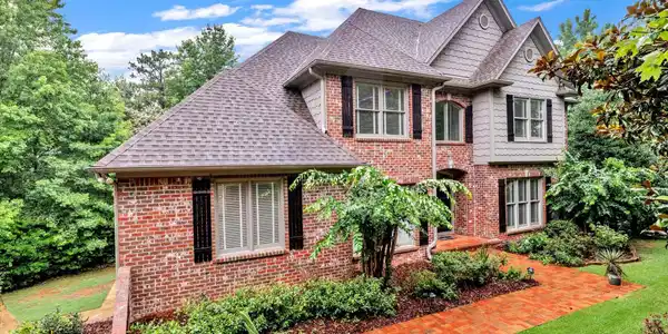 394 GREYSTONE GLEN CIRCLE