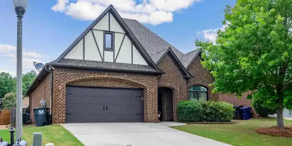 Image 2: Front Exterior 2
