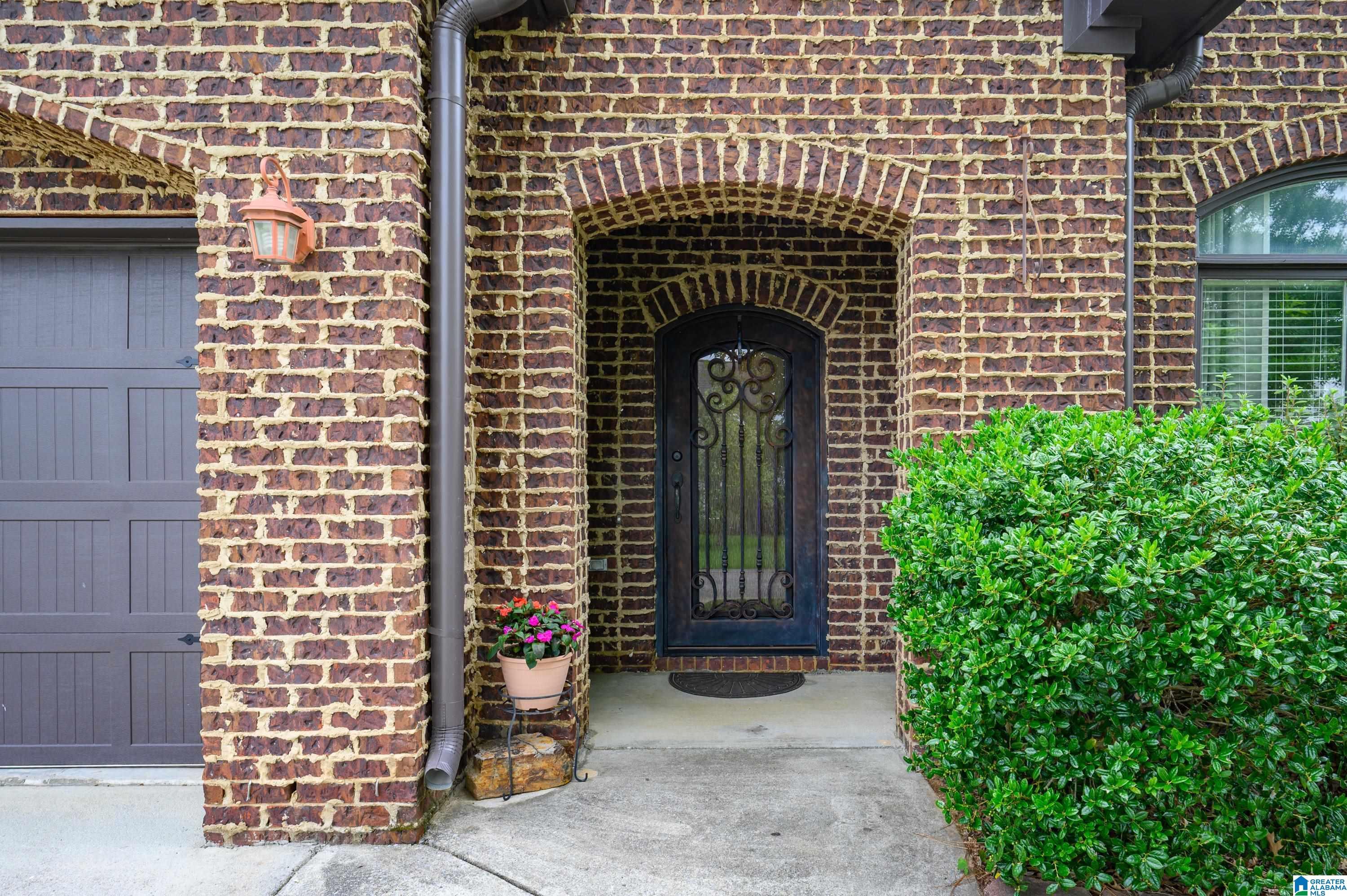 Image 3: Exterior Entryway
