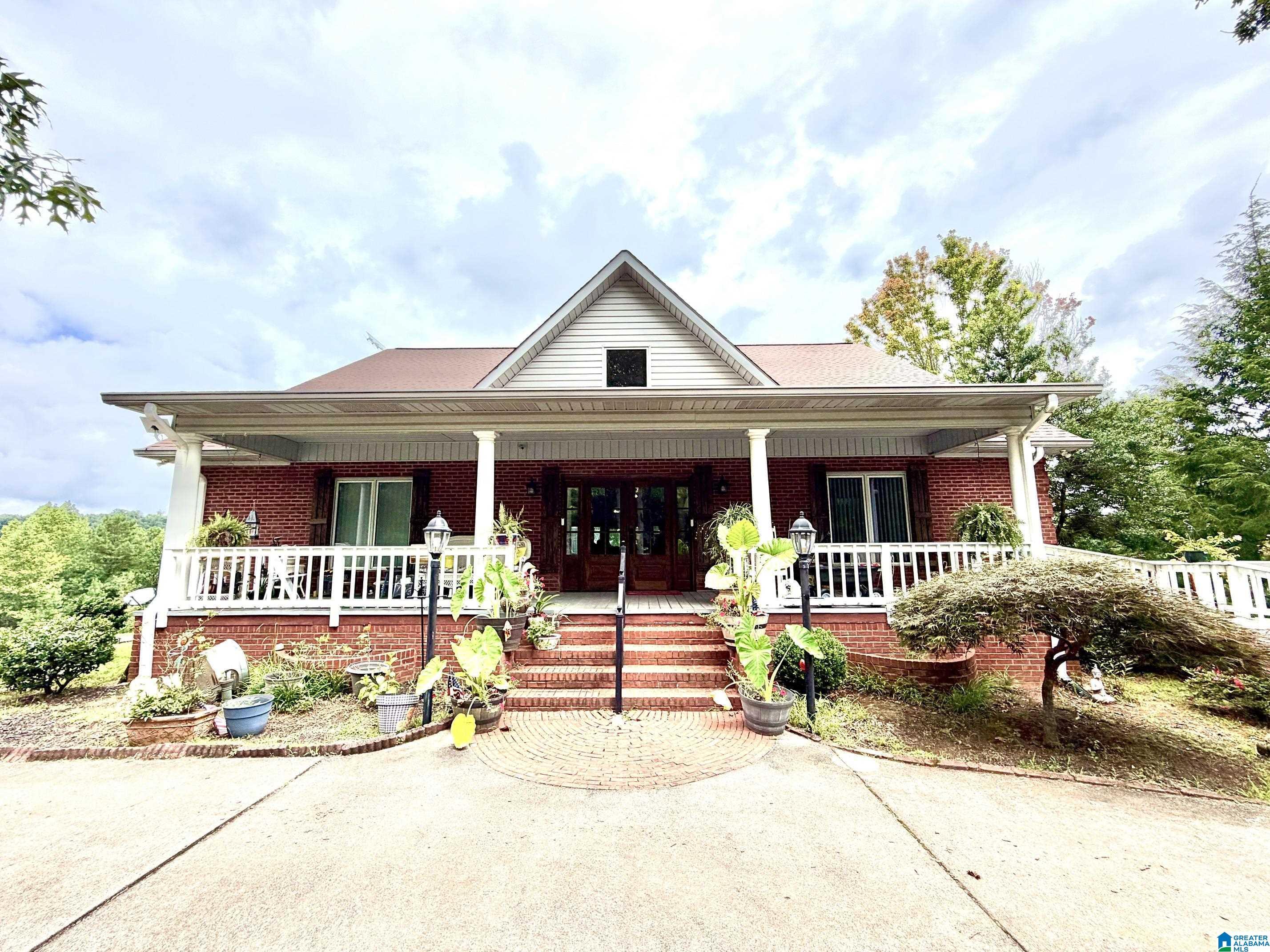 Image 4: Front Of Structure