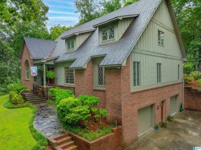 520 MISTLETOE HOLLOW