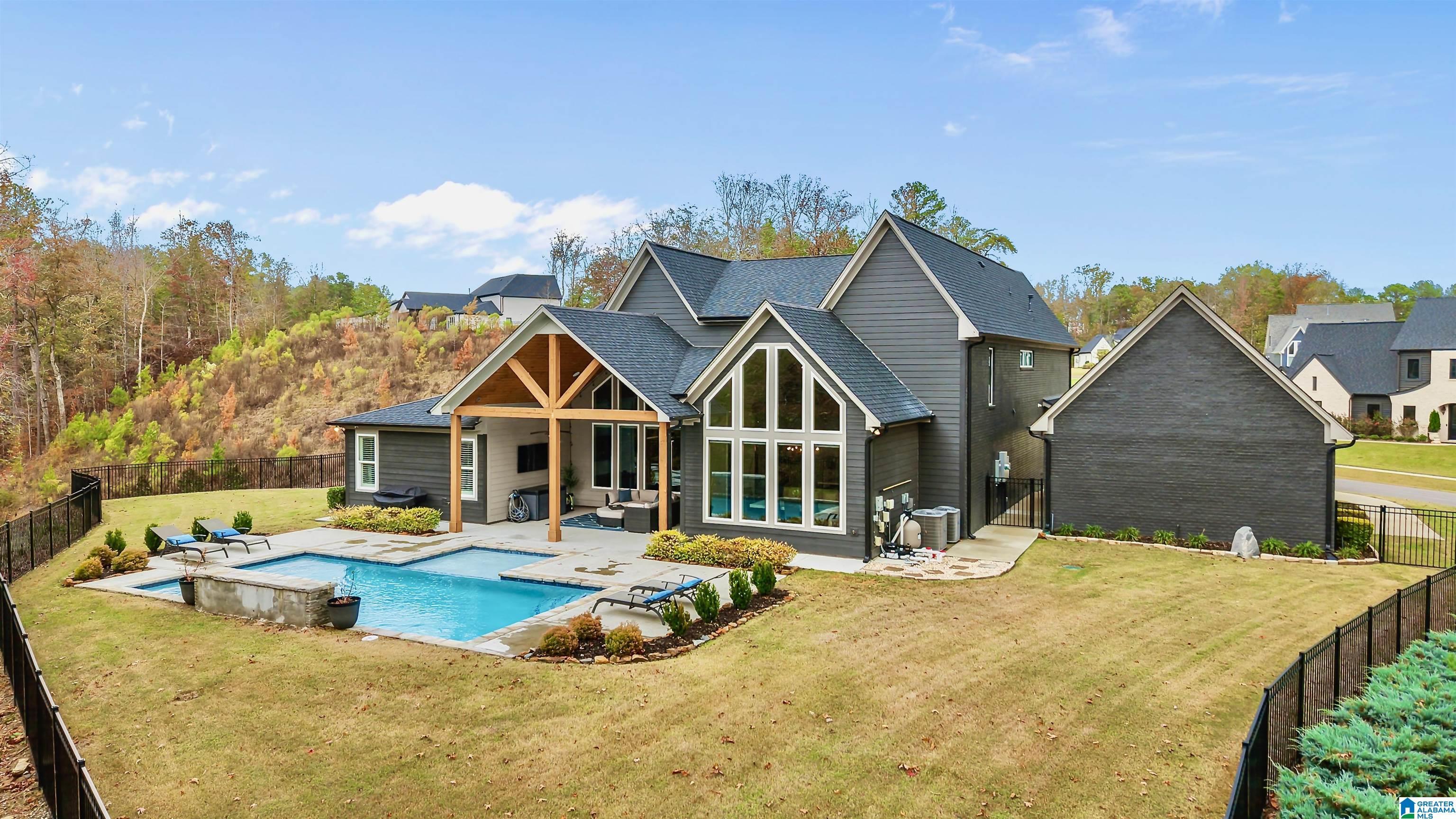 Image 2: Private back yard