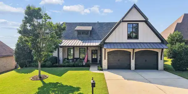 304 OXFORD WAY
