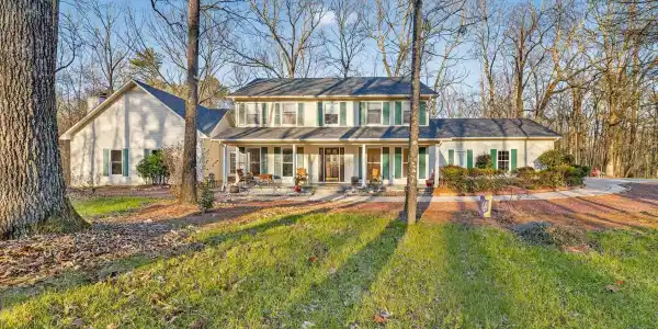 105 WOODCREST DRIVE