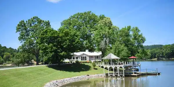1641 EMBRY BEND ROAD