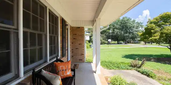 Image 4: Patio