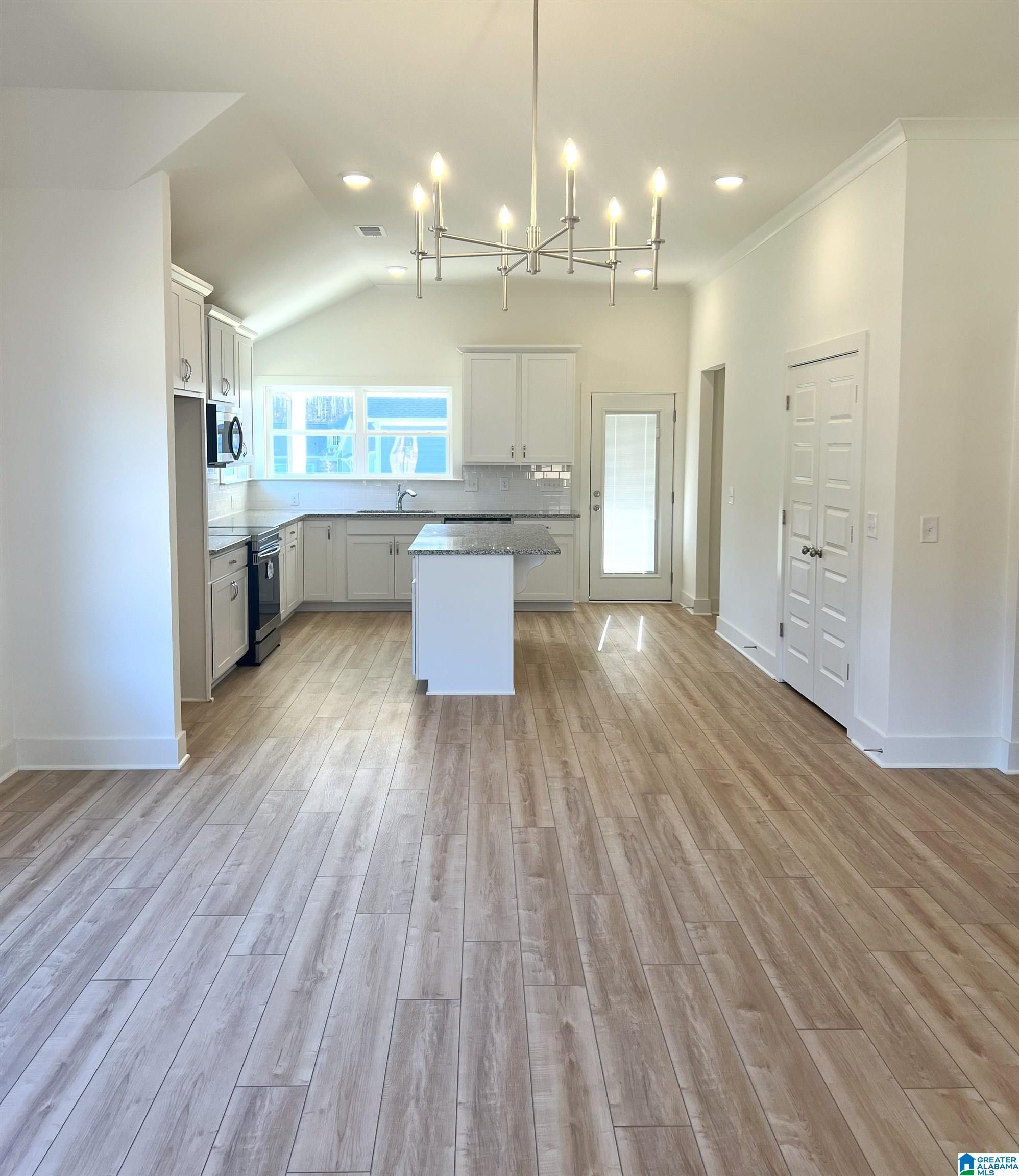 Image 3: Kitchen