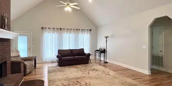 Image 2: Living Room