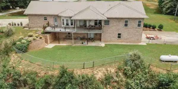 Image 3: Back Of Structure