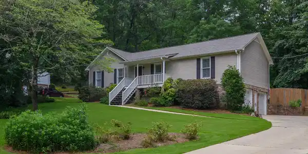 1041 MAPLE LANE