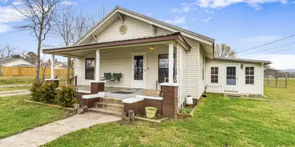 302 WOOLF AVENUE