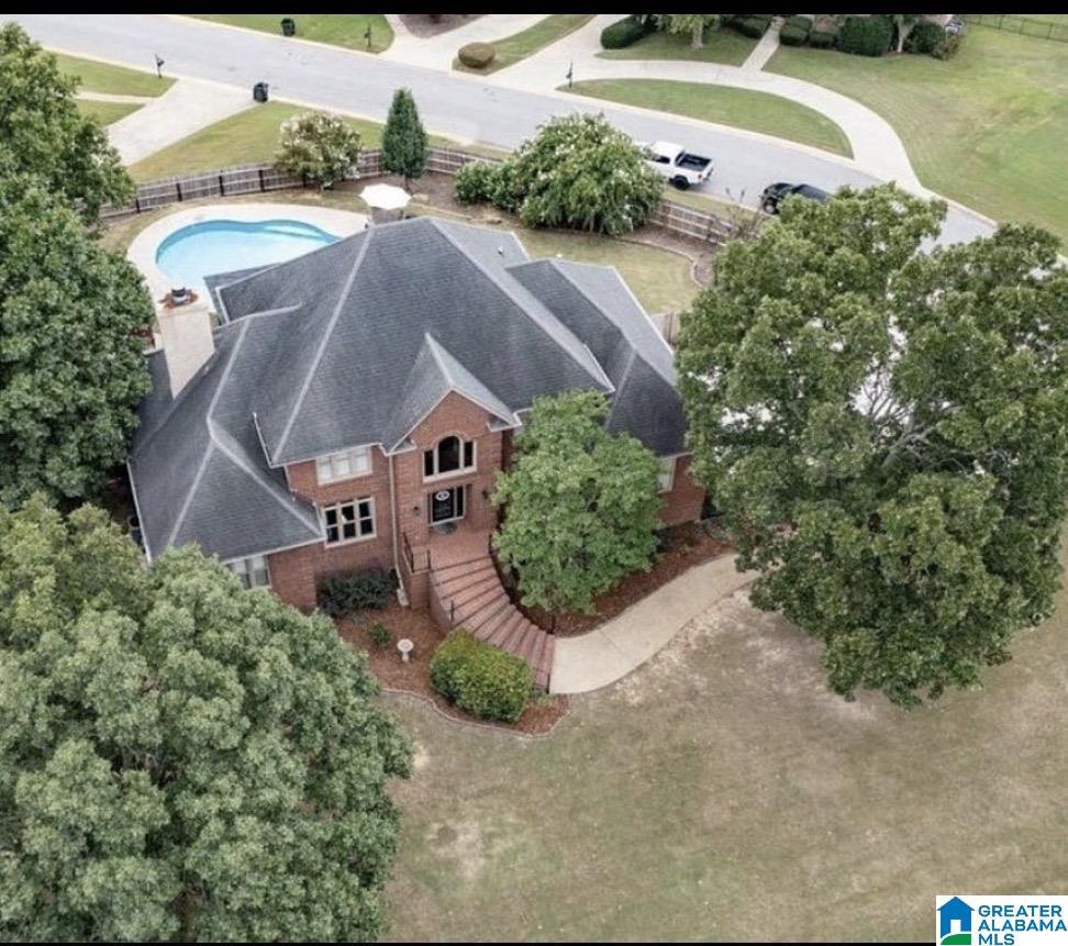 Image 1: Nice LARGE corner lot