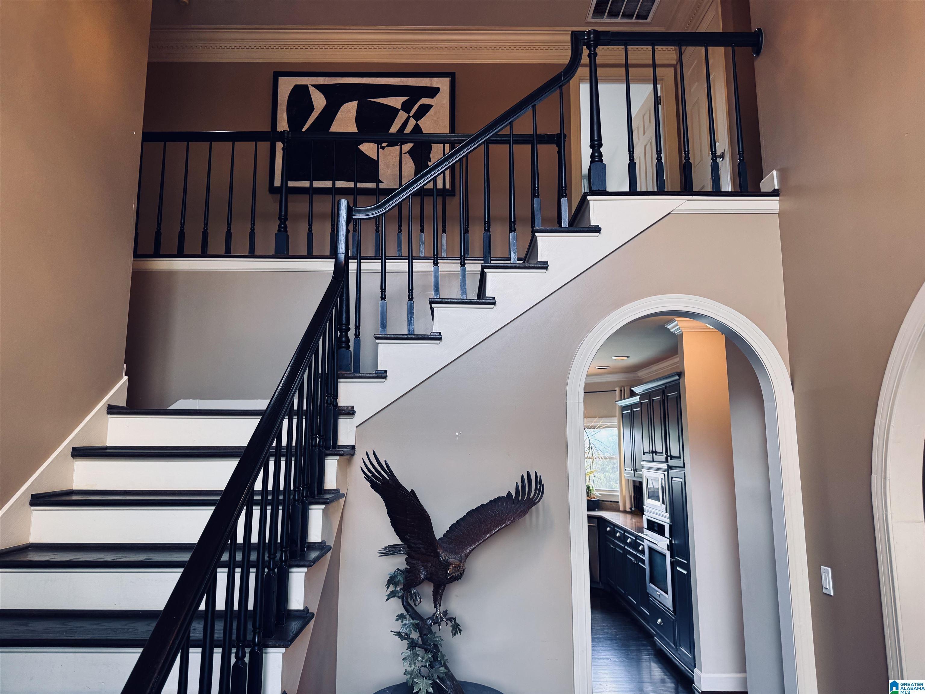 Image 3: Split staircase