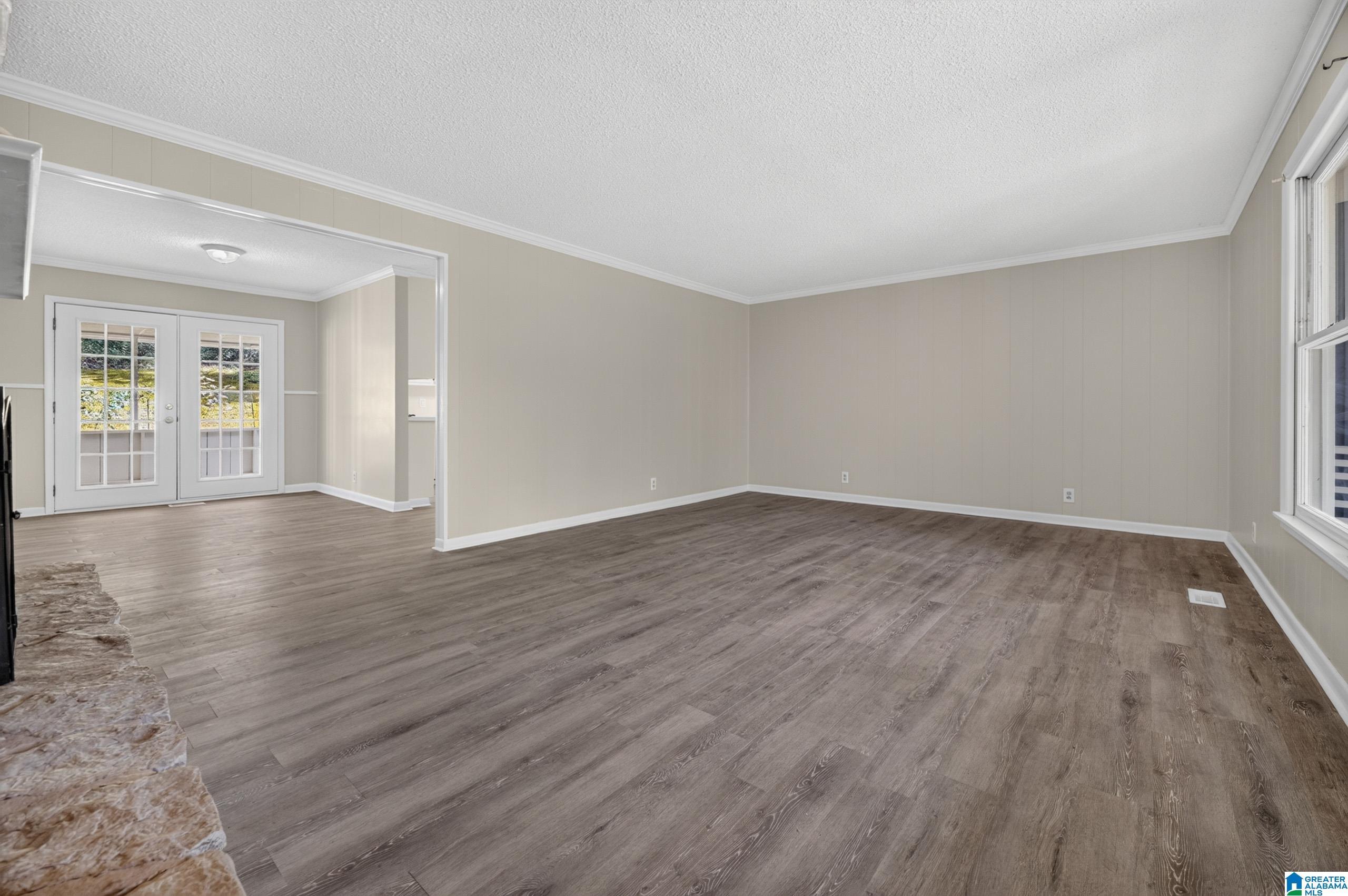 Image 2: Living Room