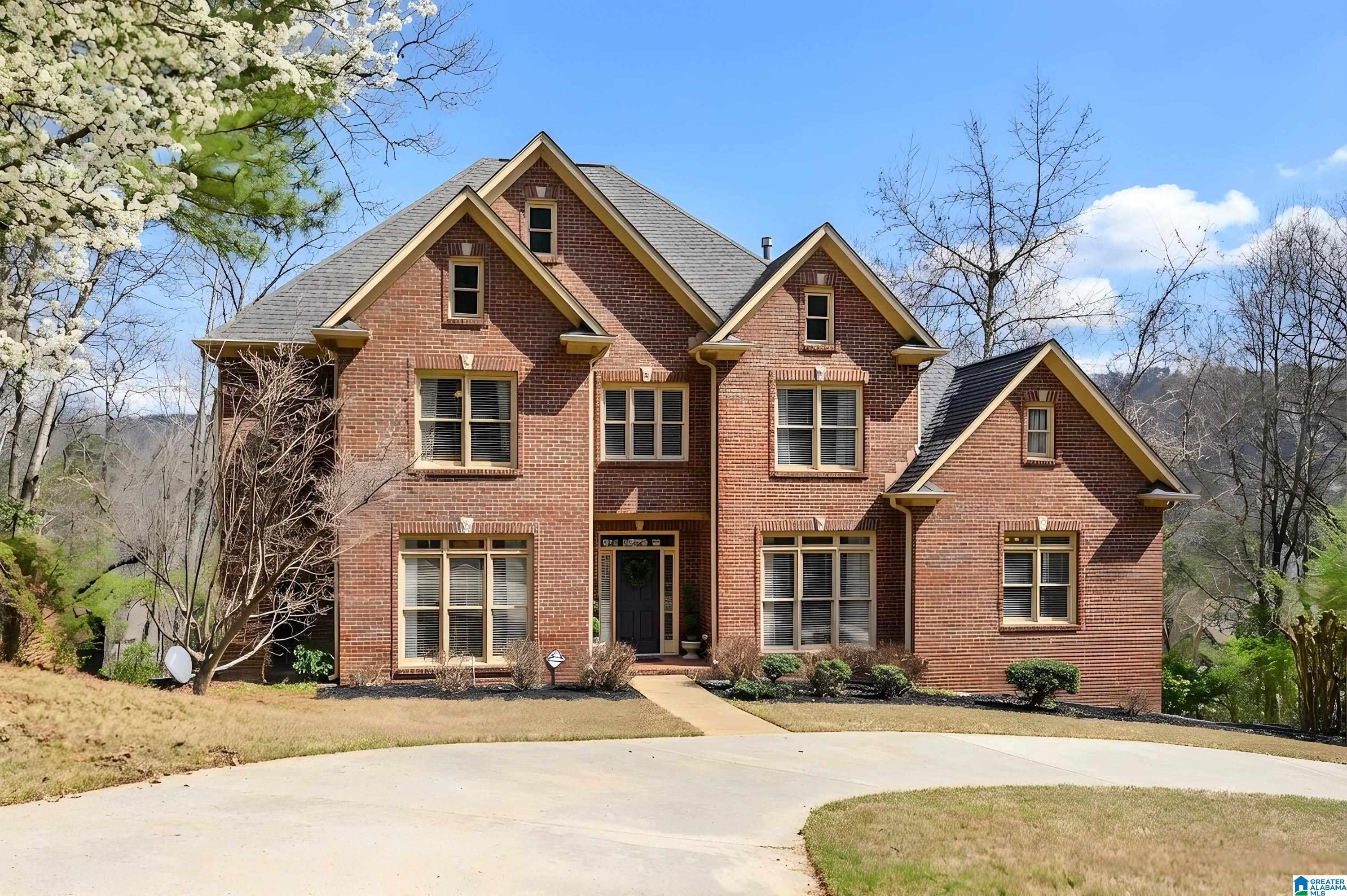 Image 3: Front of Home