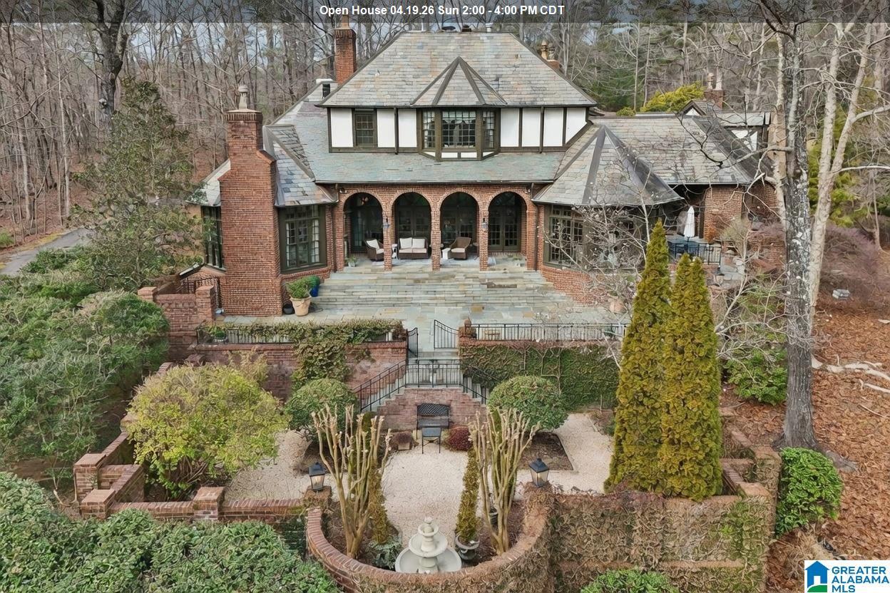 Image 1: 4 ACRE ESTATE W/GARDENS