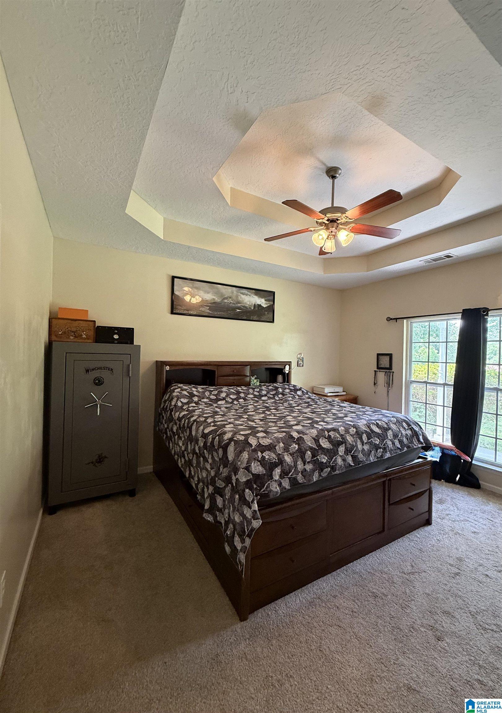 Image 2: Bedroom