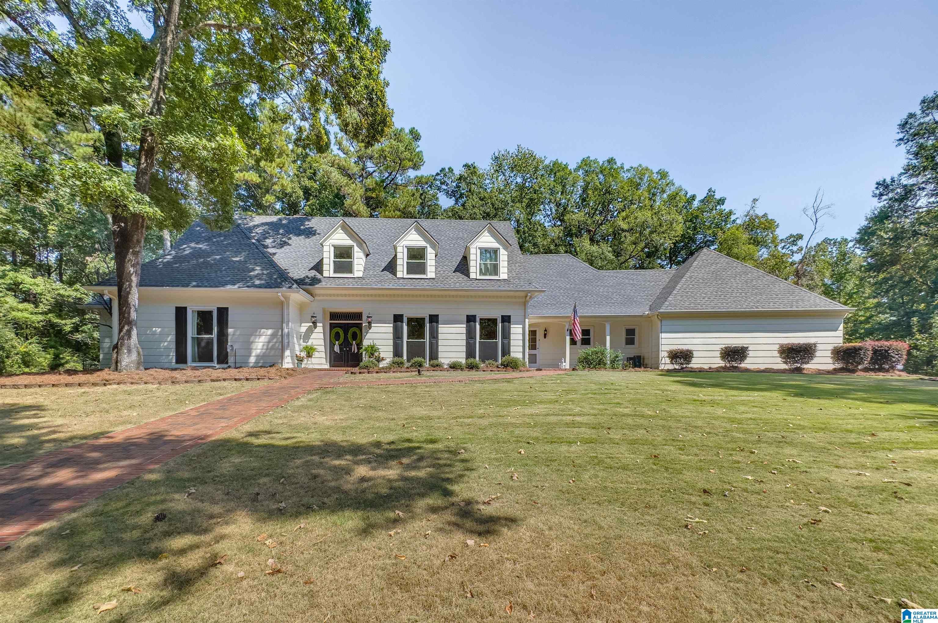 Image 1: Welcome to Your Private Oasis in Jemison, Alabama!