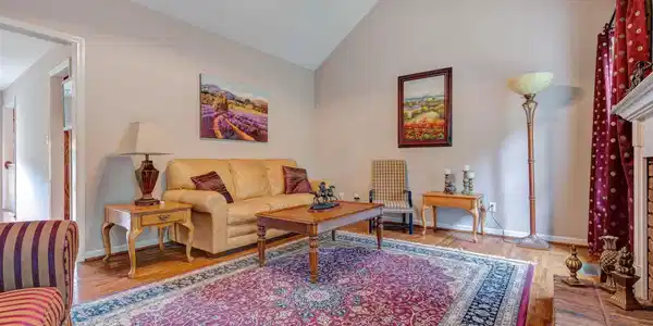 Image 2: Living Room