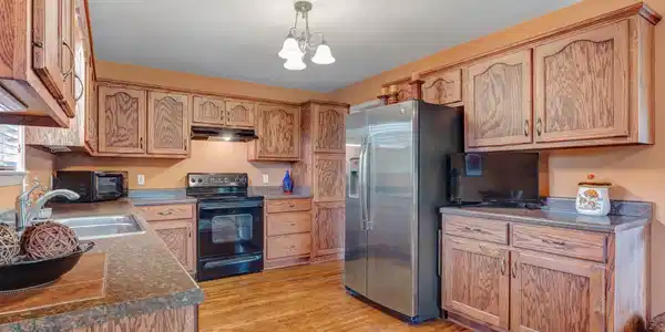 Image 3: Kitchen