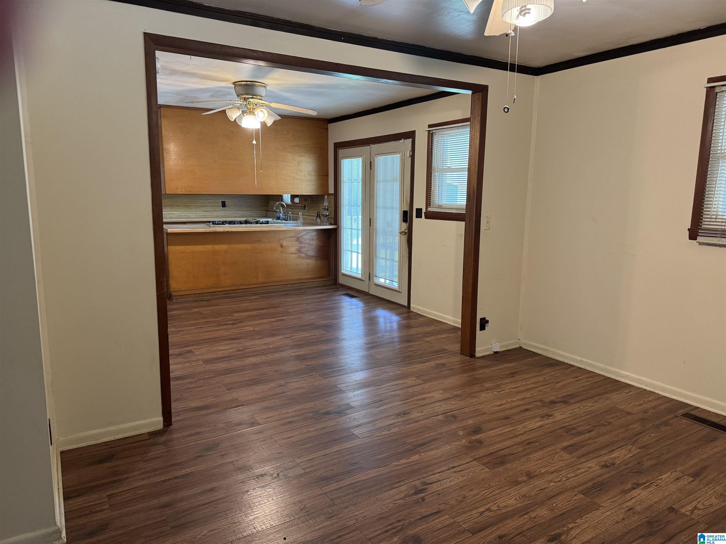 Image 2: Kitchen