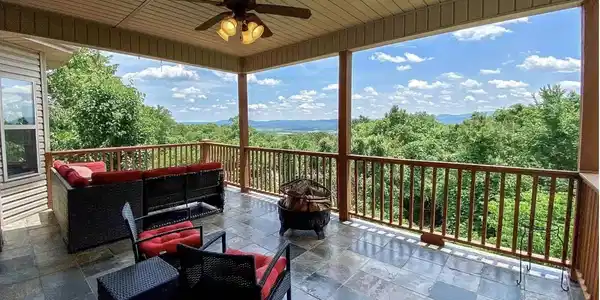 Image 3: Patio