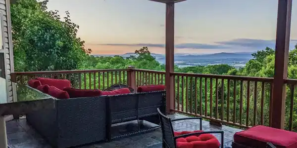 Image 4: Balcony