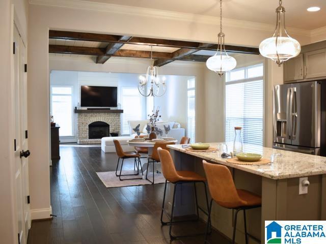Image 4: Kitchen