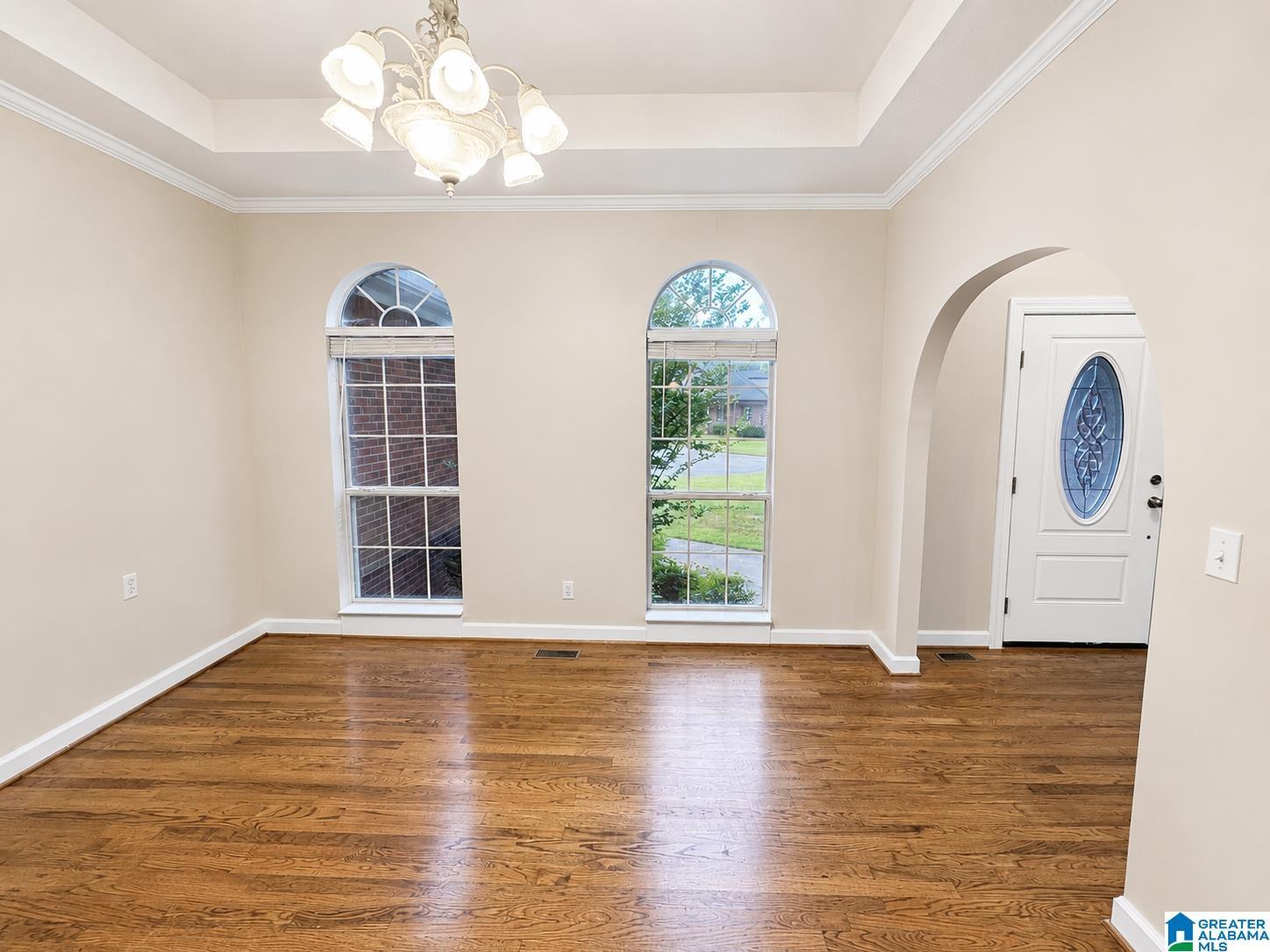 Image 4: Entrance Foyer