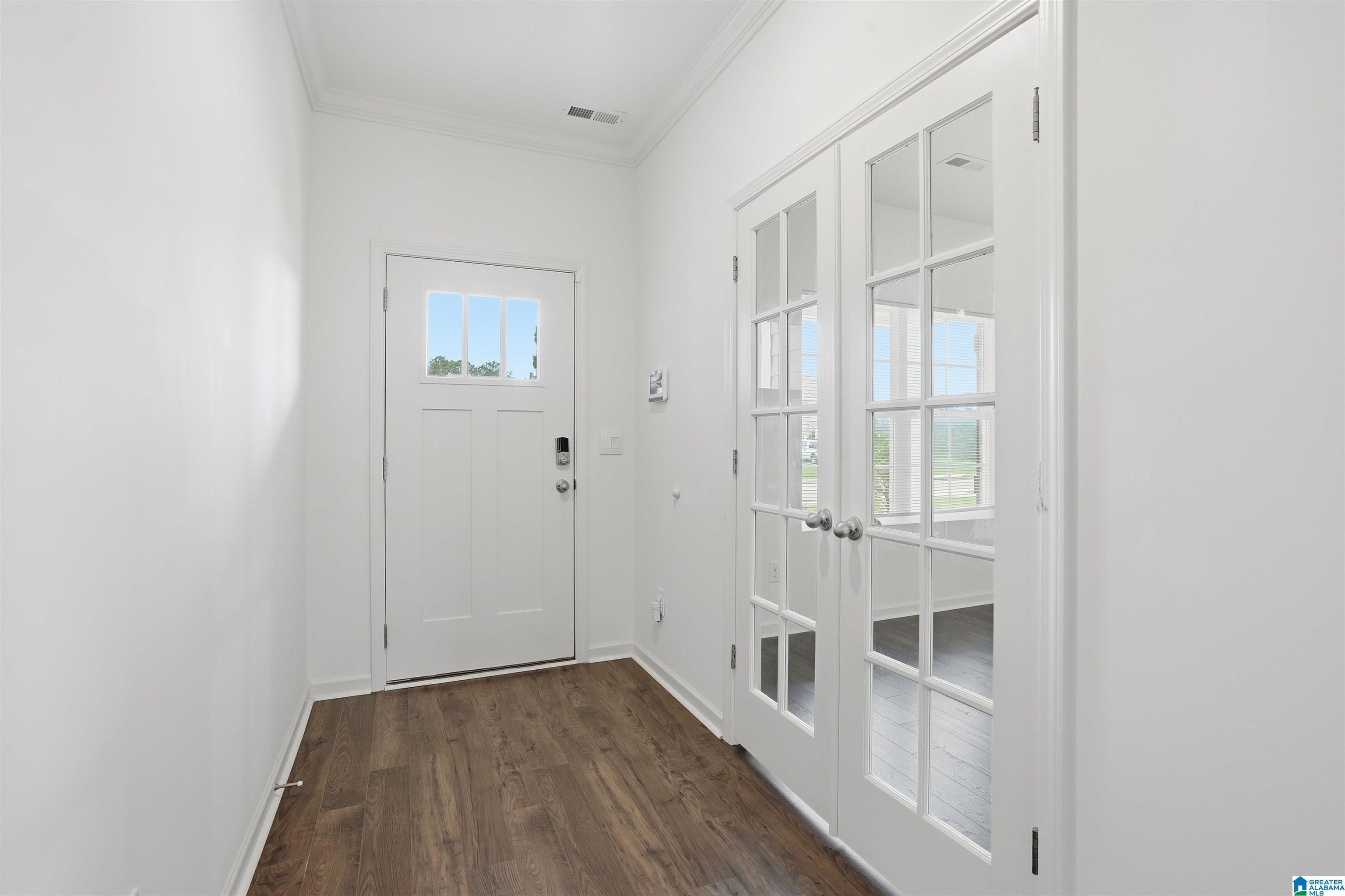 Image 3: Entry
