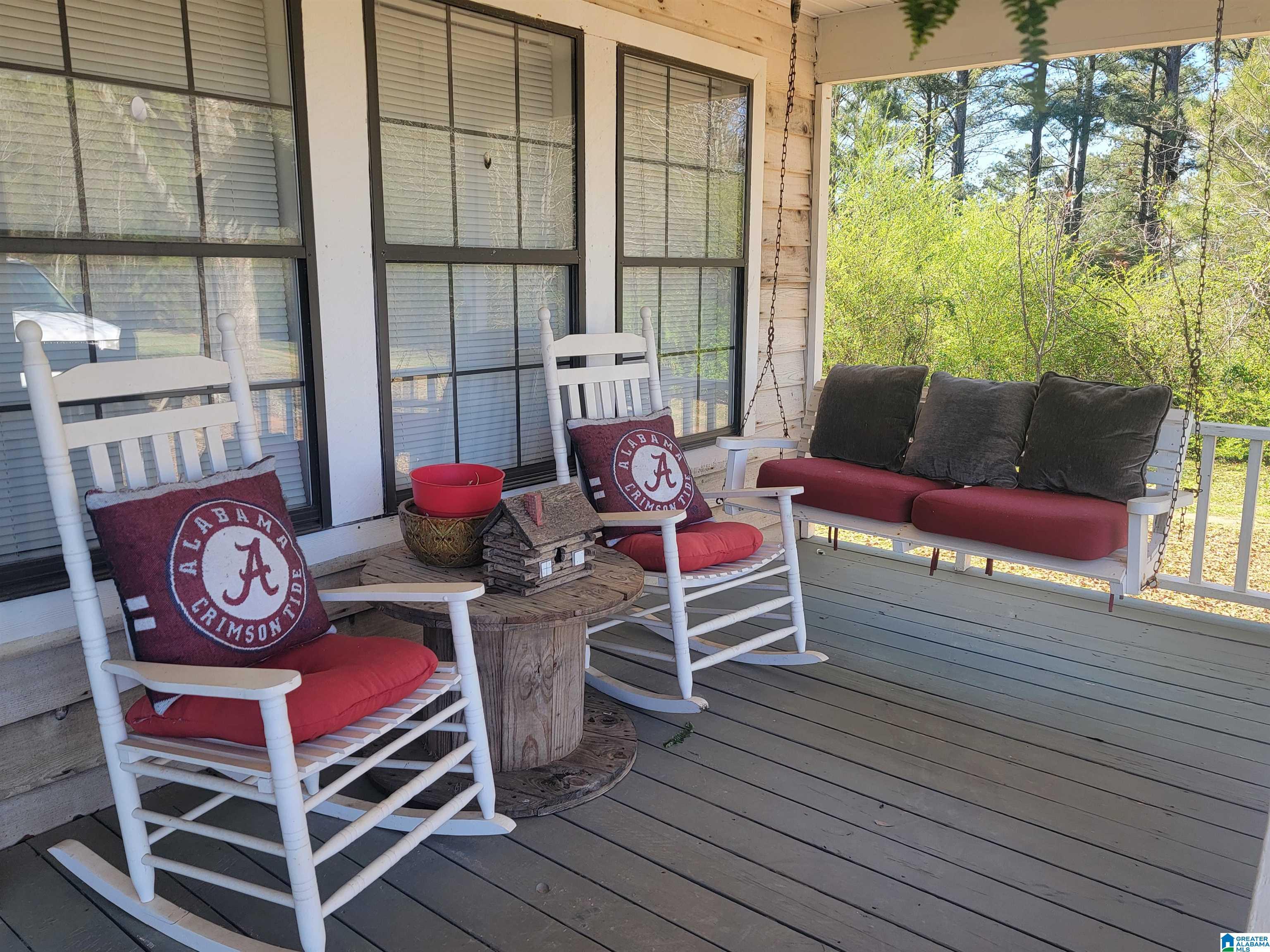 Image 3: Huge Covered Front Porch