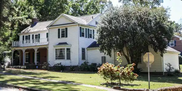8 SUNSET DRIVE