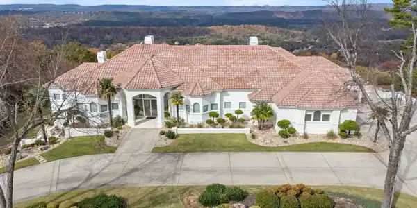 1157 GREYSTONE CREST