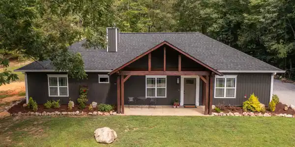 1961 DRIPPING ROCK ROAD