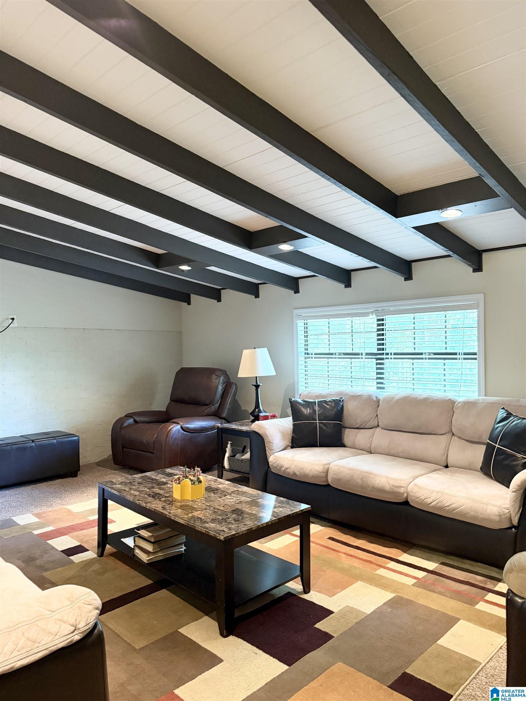 Image 4: Living Room