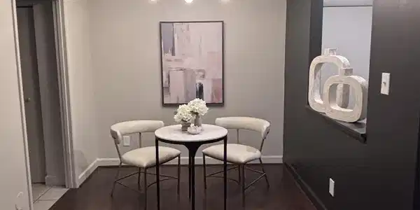 Image 4: Dining Area