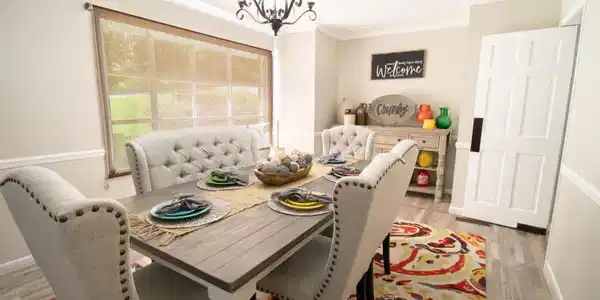Image 4: Dining Area
