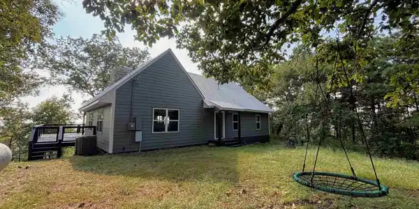 Image 3: Back Of Structure