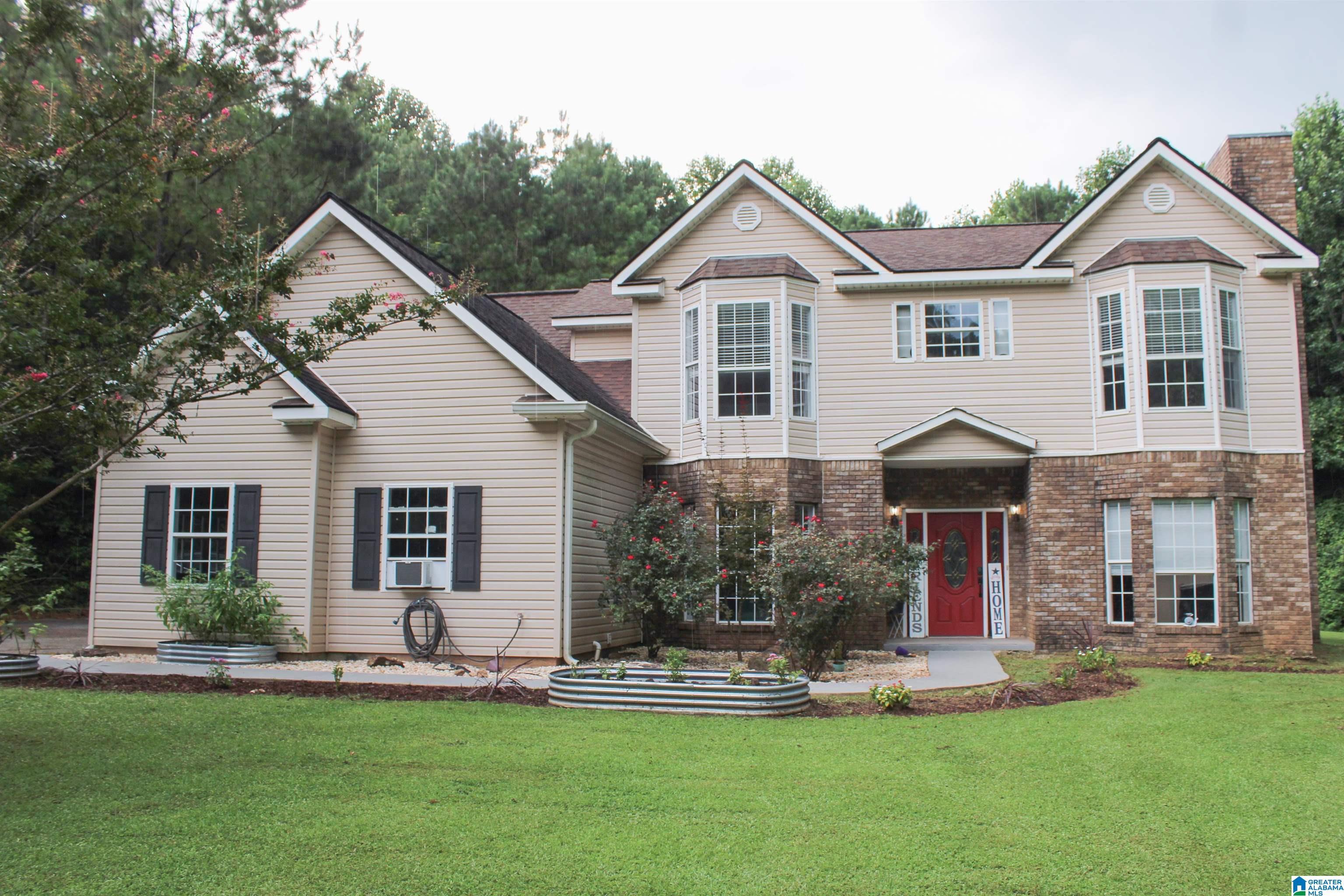 Image 4: Front Of Structure