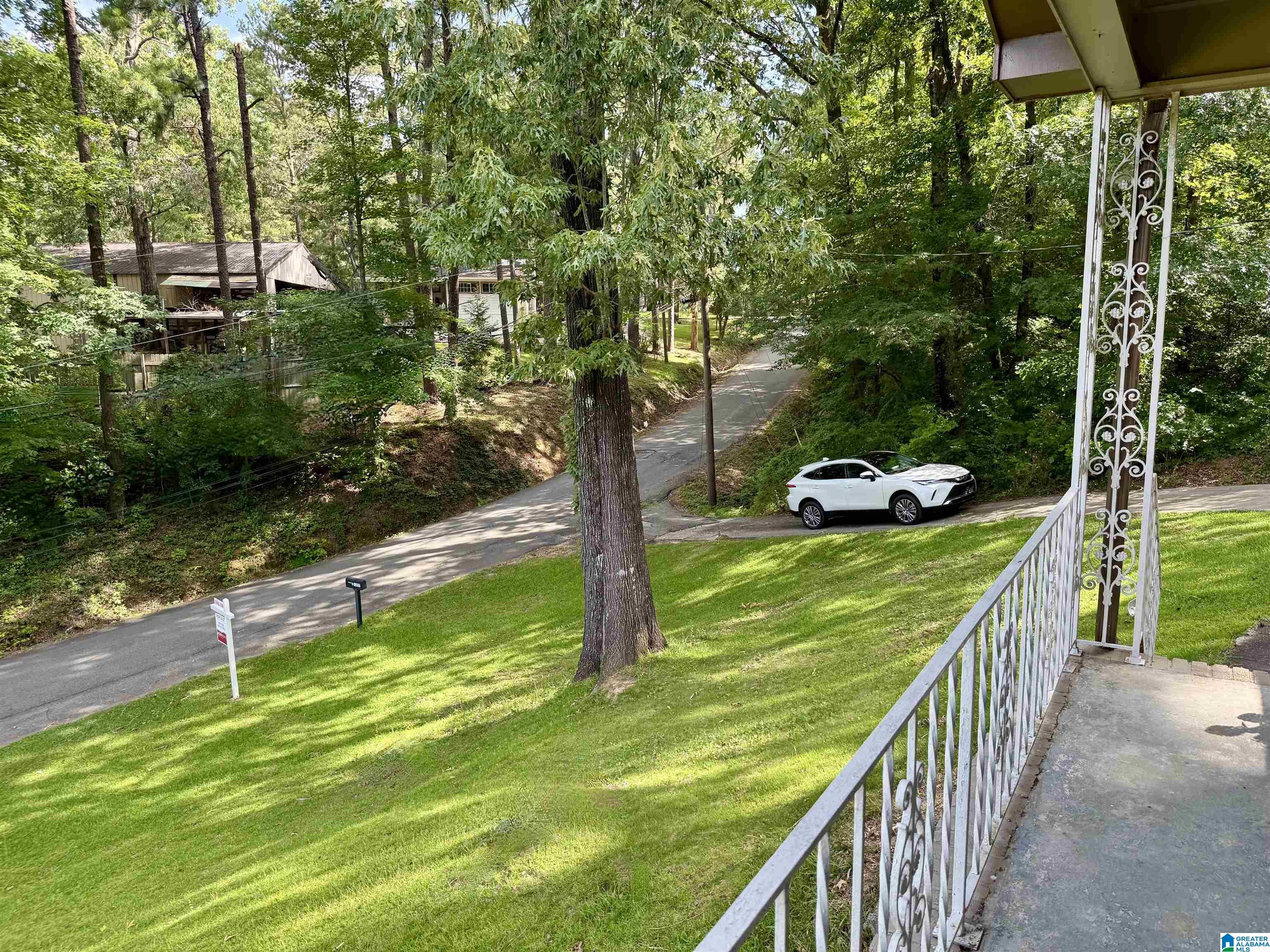 Image 4: Yard