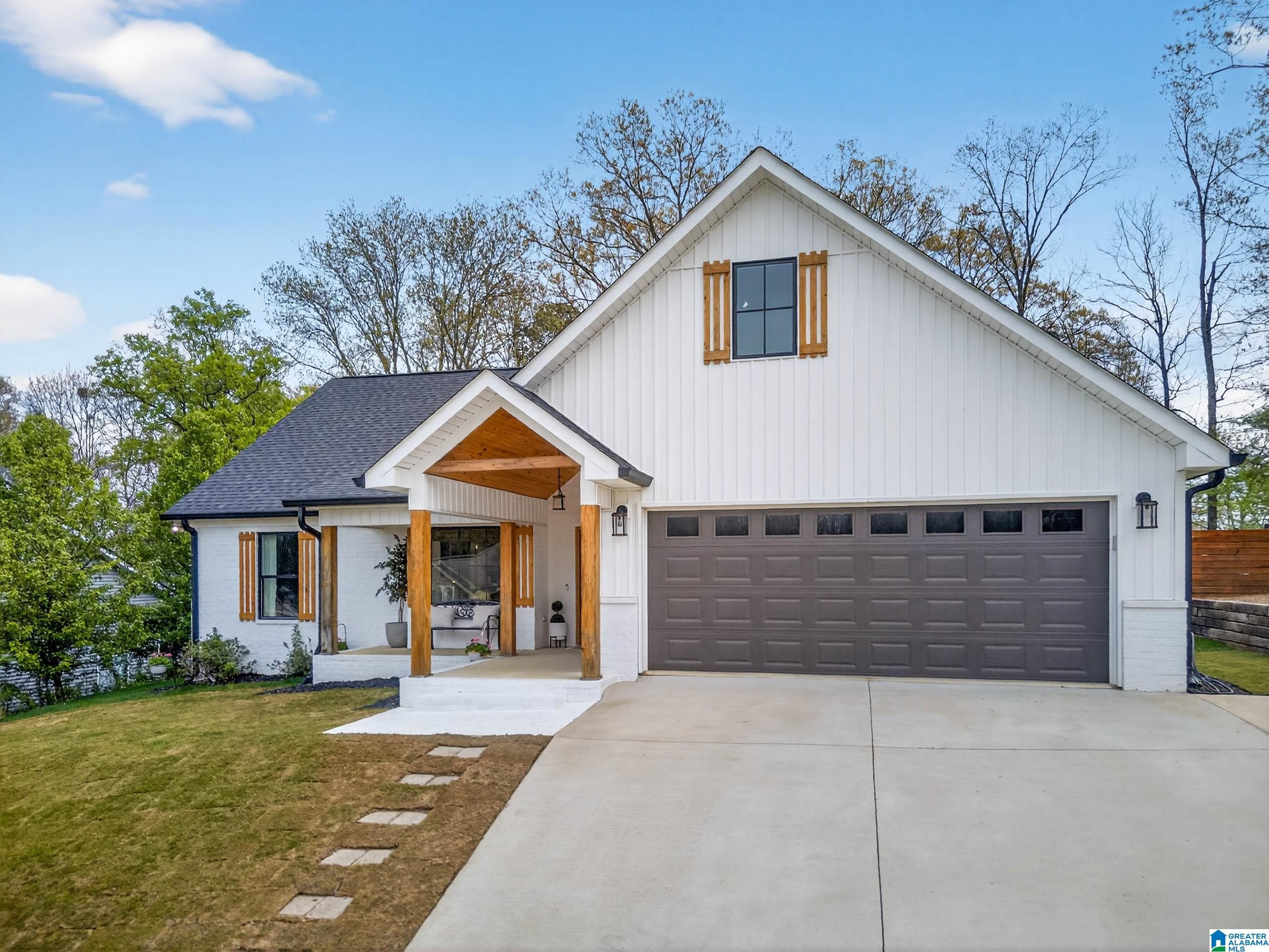 Image 4: Front Of Structure