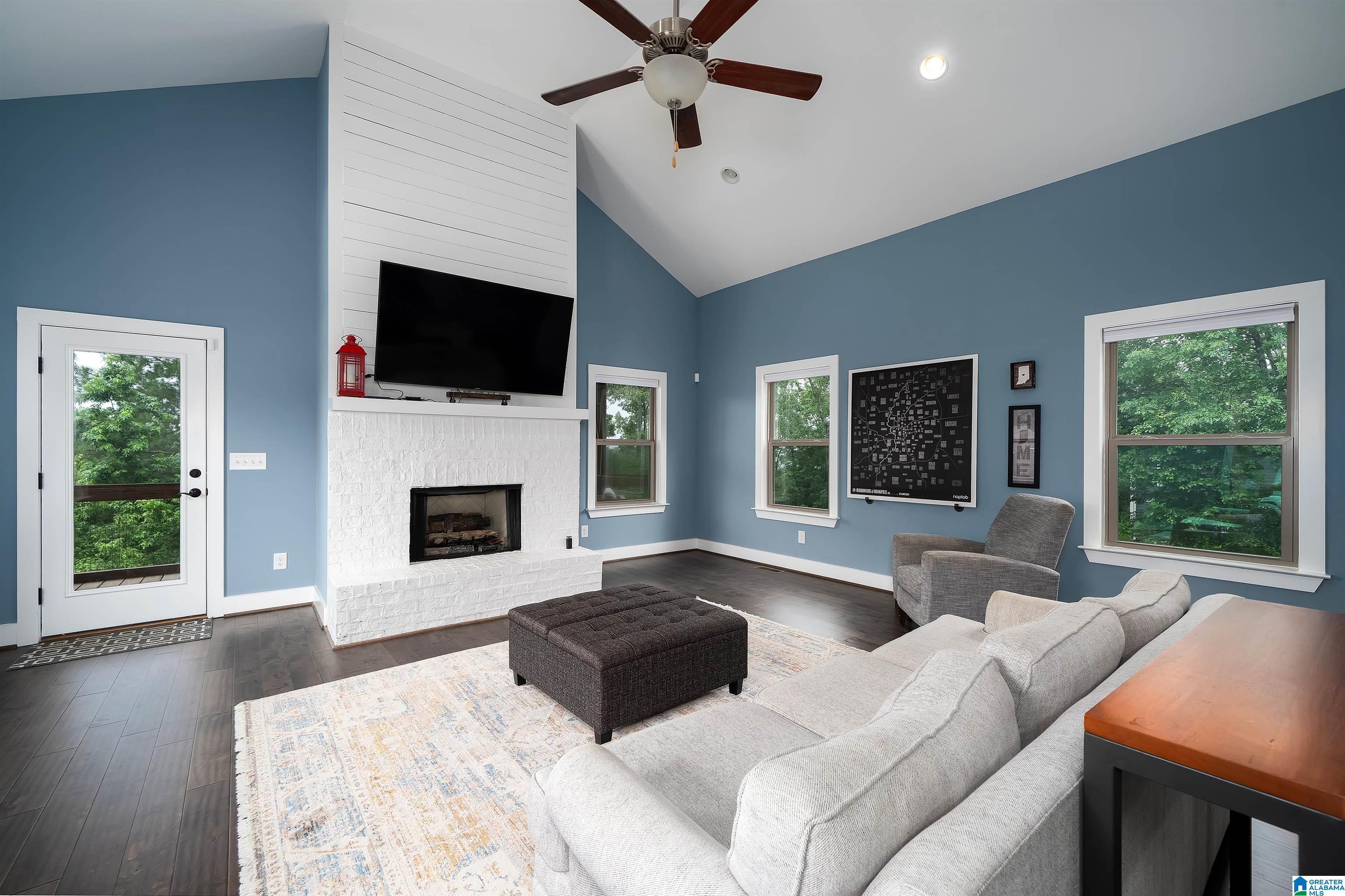 Image 2: Living Room