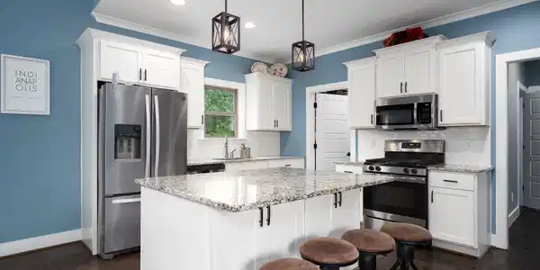 Image 3: Kitchen