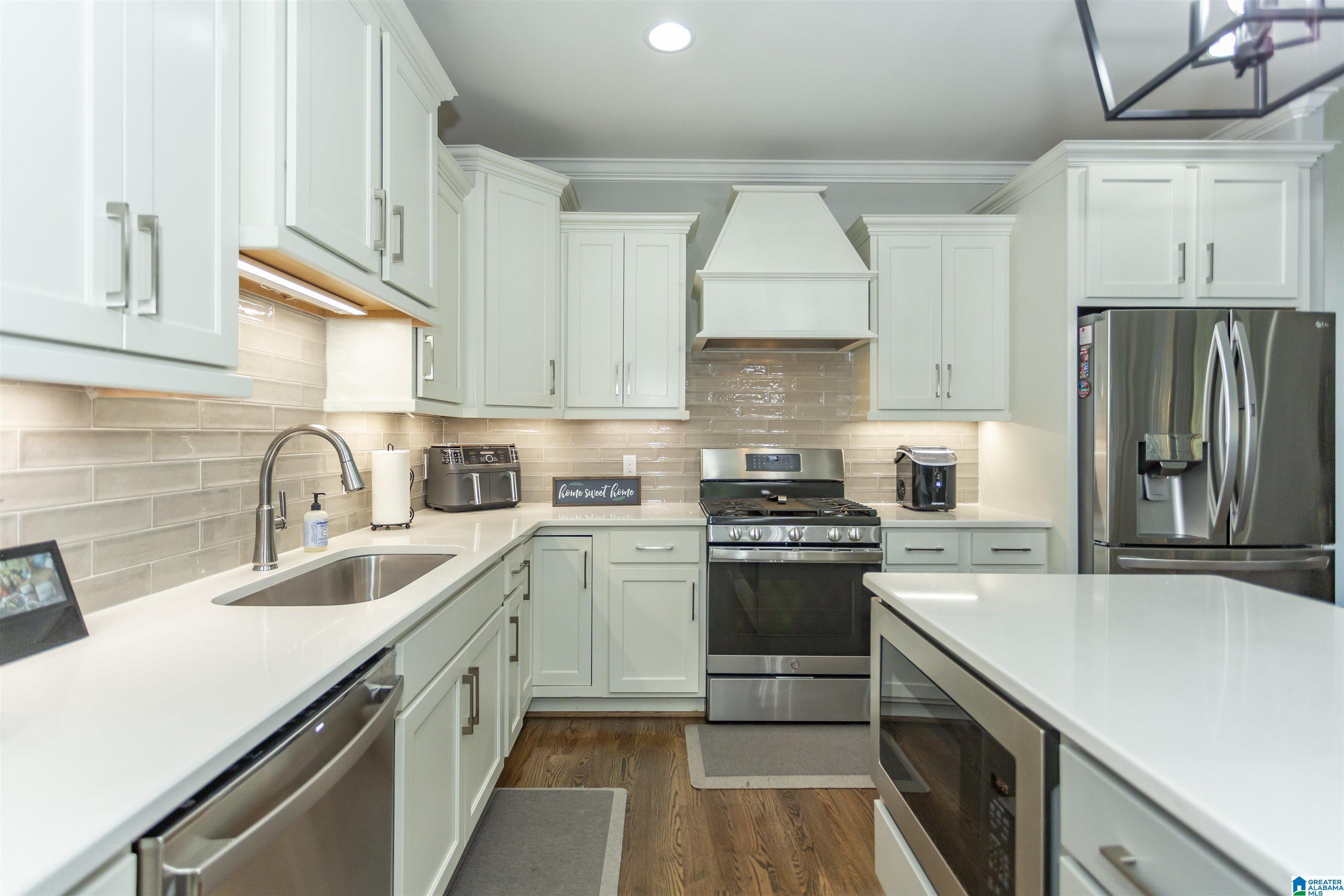 Image 2: Quartz Countertops